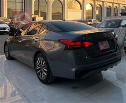 نيسان ألتيما